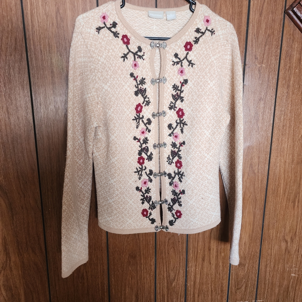 Elegant Floral Embroidered Cardigan